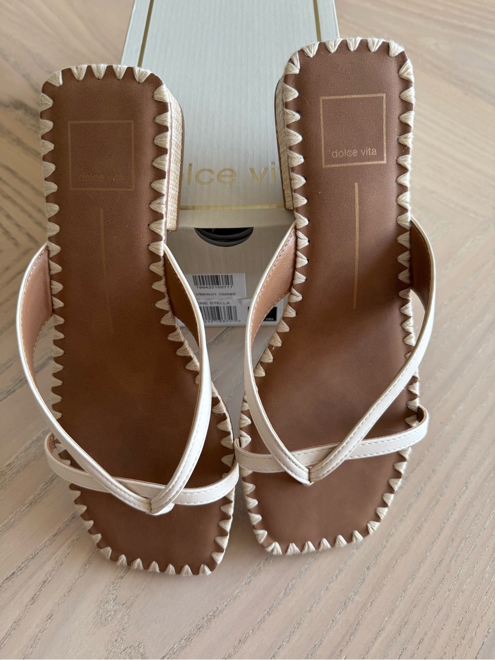 Dolce Vita Benji Cream Thong-Style Block Heel Sandals / Size 8.5 NWB